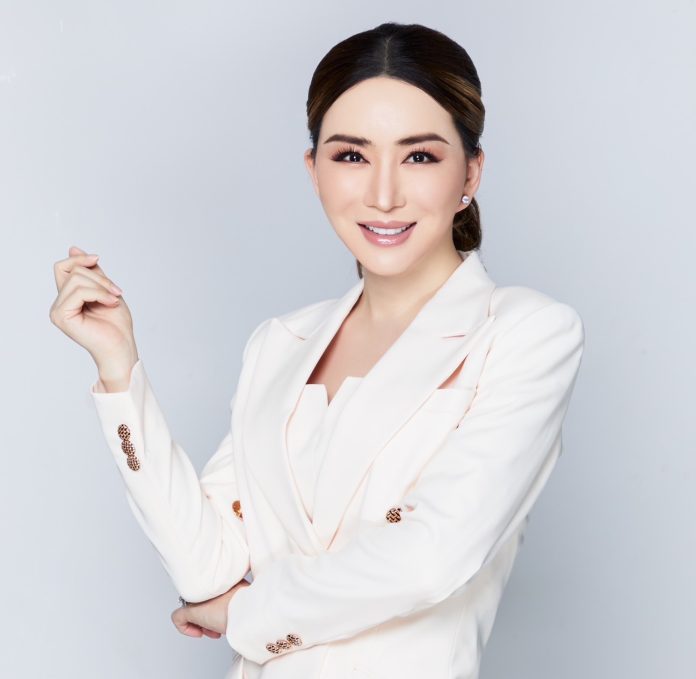 คุณจักรพงษ์ จักราจุฑาธิบดิ์