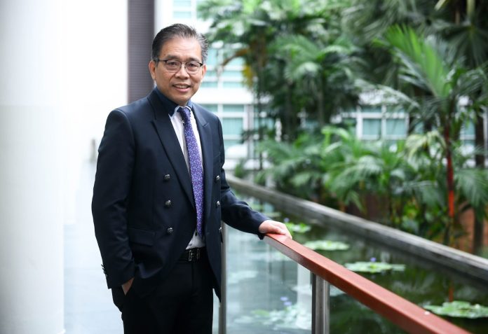 นายสมพล ธนาดำรงศักดิ์ ประธานเจ้าหน้าที่บริหาร บริษัท ฟอร์จูน พาร์ท อินดัสตรี้ จำกัด (มหาชน) หรือ FPI