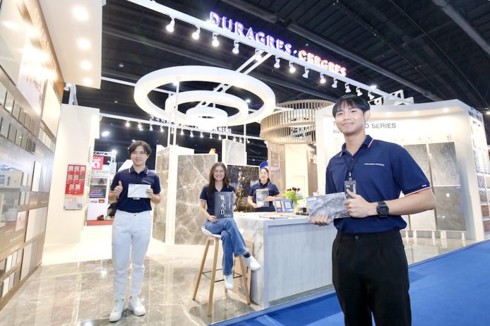 UMI นำแบรนด์ ดูราเกรสและเซอเกรส บุกงานสถาปนิกปี 67 นำนวัตกรรมกระเบื้องซีรีส์ใหม่ “Touch of Nature” ชูสัมผัสธรรมชาติ และยั่งยืน