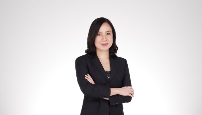 นางสาวธิดาศิริ ศรีสมิต, CFA, Chief Investment Officer (รองกรรมการผู้จัดการ สายงานจัดการลงทุน) บลจ.กสิกรไทย