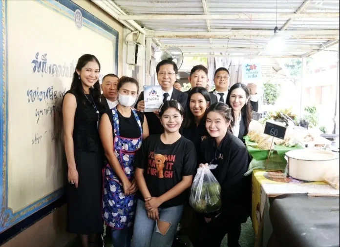 ตลาดริมคลองทำเนียบรัฐบาลคึกคัก! ประชาชนแห่ใช้สิทธิ ‘คนละครึ่งพลัส’ วันแรก