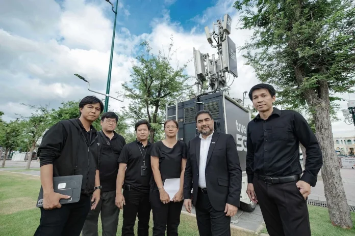 ทรู คอร์ปอเรชั่น ตรวจสอบความพร้อมโครงข่าย 5G, 4G และ WiFi รอบสนามหลวงและพระบรมมหาราชวัง รองรับตั้งแต่วันที่ 9 พ.ย. 68 เปิดให้ประชาชนเข้าเฝ้าฯ กราบถวายบังคมพระบรมศพ ‘พระพันปีหลวง’