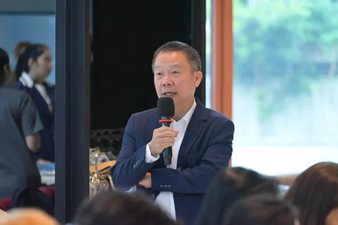 คุณขจรศิษฐ์ สิ่งสรรเสริญ ประธานเจ้าหน้าที่บริหาร บริษัท ไซมิส แอสเสท จำกัด (มหาชน) (SA)