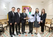 GFC มอบเงินบริจาคให้กับโรงพยาบาลศิริราช