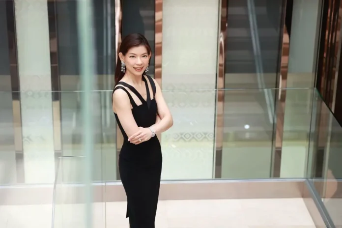 นางสาวอัญรัตน์ พรประกฤต ประธานเจ้าหน้าที่บริหาร บริษัท ยูบิลลี่ เอ็นเตอร์ไพรส์ จำกัด (มหาชน)