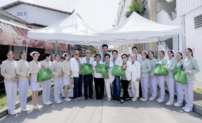 EKH ครบรอบ 20 ปี แจกข้าวสาร 999 ชุด ปันน้ำใจให้ประชาชนพื้นที่ จ.สมุทรสาคร