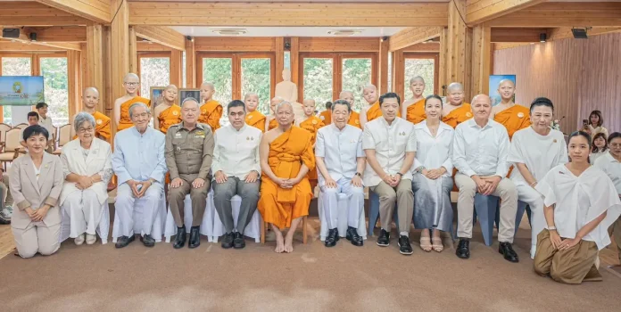 เริ่มต้นแล้ว “สามเณรปลูกปัญญาธรรม ปี 12” กับ 12 สามเณรน้อยในเรียลลิตี้ธรรมะสุดอบอุ่น ภายใต้แนวคิด “แผ่นดินธรรม แผ่นดินไทย รัก เรียน เพียร ให้ ด้วยหัวใจตื่นรู้” ชวนติดตามความน่ารัก ความมุ่งมั่น และทุกโมเมนต์แห่งการเรียนรู้ตลอด 24 ชั่วโมง ผ่านทรูวิชั่นส์ ทรูไอดี และทรูวิชั่นส์ นาว