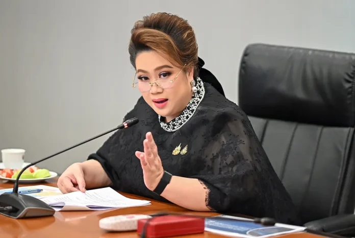 นางสาวศุภมาส อิศรภักดี รัฐมนตรีประจำสำนักนายกรัฐมนตรี