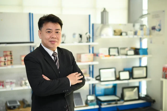 นายธีระชัย ประสิทธิ์รัตนพร ประธานกรรมการบริหารและกรรมการผู้จัดการ บริษัท ธีระมงคล อุตสาหกรรม จำกัด (มหาชน) หรือ TMI