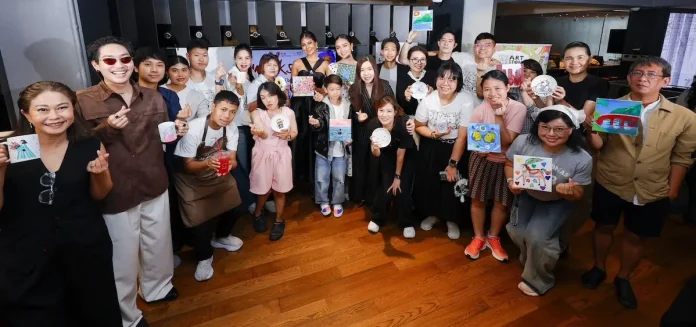 ทรูคอฟฟี่ และทรูปลูกปัญญา ผนึก Artstory by Autistic Thai มอบประสบการณ์ “Workshop ฮีลใจกับศิลปินออทิสติก” เปิดพื้นที่สร้างสรรค์ผ่านศิลปะบำบัด ส่งเสริมศักยภาพเด็กพิเศษ สู่สังคมแห่งการอยู่ร่วมกันอย่างเท่าเทียม ณ ทรูสเปซ สยามสแควร์ ซอย 2