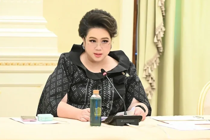 นางสาวศุภมาส อิศรภักดี รัฐมนตรีประจำสำนักนายกรัฐมนตรี