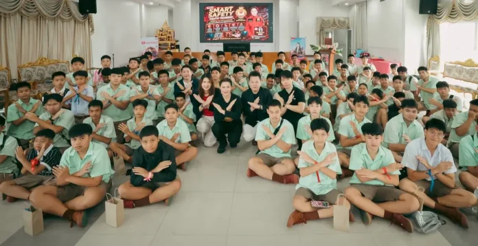 สร้าง 'พลเมืองดิจิทัล' ปลอดภัย … มูลนิธิองค์กรทำดี ลุยสร้างเกราะป้องกันภัยออนไลน์ให้เยาวชนในโครงการ Smart Safety Youth Training ทรูร่วมหนุนองค์ความรู้ เสริม Cyber Safety ทั่วถึง ชู True CyberSafe ร่วมปกป้อง