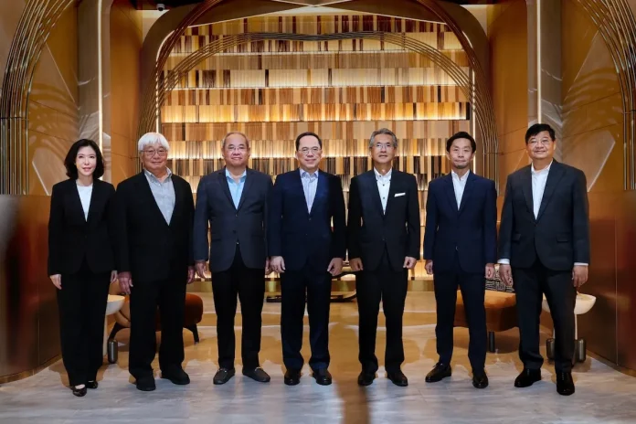เอพี ไทยแลนด์ ผนึก มิตซูบิชิ เอสเตท อวดโฉมแฟลกชิป ‘RHYTHM เจริญนคร ไอคอนิค’ มูลค่า 5,000 ล้าน ชูความสำเร็จพลิกโฉมทำเลเจริญนคร ตอกย้ำพันธมิตรธุรกิจที่แข็งแกร่งที่สุดในอสังหาฯ ไทย