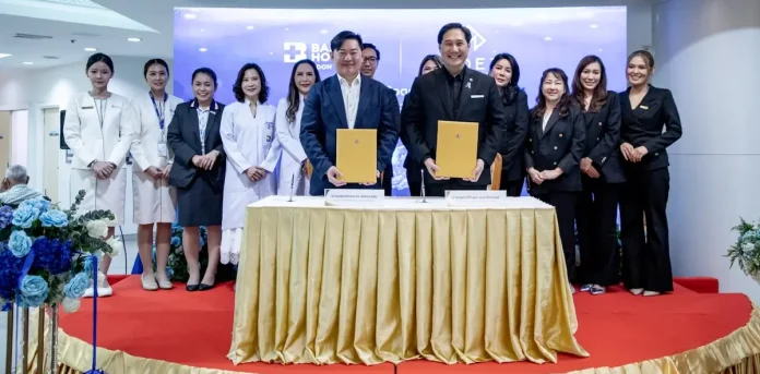 MEDEZE จับมือ รพ.กรุงเทพอุดร ยกระดับนวัตกรรมการแพทย์ สู่การดูแลสุขภาพเชิงป้องกันอย่างครบวงจร นพ.วีรพล เขมะรังสรรค์ CEO MEDEZE ลงนาม MOU กับ รพ.กรุงเทพอุดร ยกระดับบริการสเต็มเซลล์และสุขภาพเชิงป้องกัน