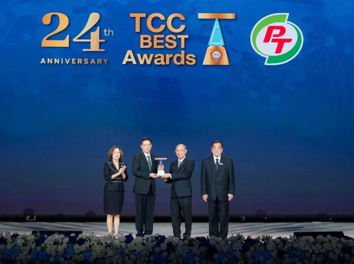 PTG คว้ารางวัล “จรรยาบรรณดีเด่น” หอการค้าไทย ประจำปี 2569 ตอกย้ำการดำเนินธุรกิจด้วยหลักธรรมาภิบาล ธีรพันธ์ ดิษยบุตร ผู้แทน PTG เข้ารับมอบรางวัลจรรยาบรรณดีเด่น หอการค้าไทย ครั้งที่ 24 ประจำปี 2569