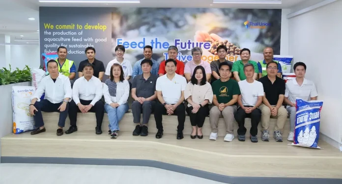 TFM เปิดบ้านต้อนรับนักลงทุน โชว์ศักยภาพธุรกิจอาหารสัตว์น้ำ เดินเกมต่างประเทศ ดันยอดขายแตะ 10,000 ล้านบาท ภายในปี 2573 TFM เปิดบ้านต้อนรับนักลงทุนโชว์ศักยภาพธุรกิจอาหารสัตว์น้ำ มุ่งสู่เป้าหมายยอดขาย 10,000 ล้านบาทภายในปี 2573