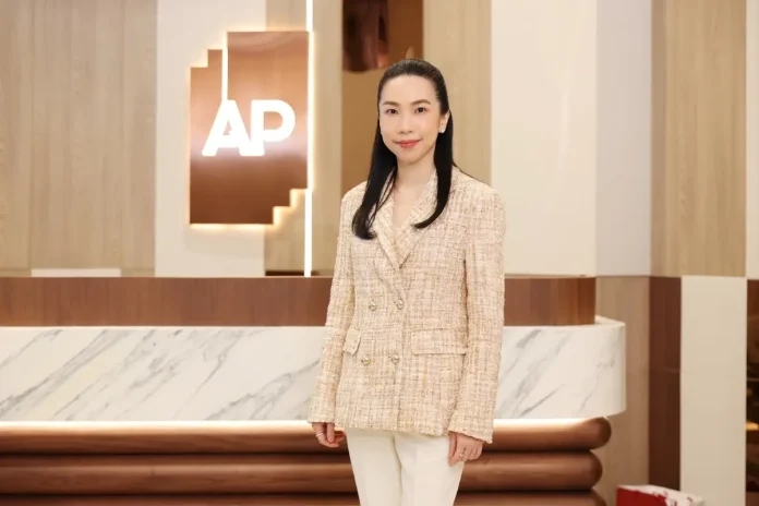 นางสาวนิยมาพร โต๊ะสงวนพันธ์ Executive Vice President สายงานธุรกิจคอนโดมิเนียม บริษัท เอพี ไทยแลนด์ จำกัด (มหาชน)