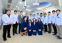 BIZ ร่วมงานศิริราช เปิดตัวเครื่องฉายแสง Halcyon Version 5 แห่งแรกในเอเชีย สมพงษ์ ชื่นกิติญานนท์ CEO BIZ ร่วมพิธีเปิดตัวเครื่องฉายแสง Halcyon Version 5 กับผู้บริหารโรงพยาบาลศิริราช
