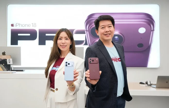 COM7 รับกระแส iPhone 18 Pro / Pro Max คึกคัก ยอดจองเติบโตต่อเนื่อง “Burgundy” ครองสีฮอต เตรียมรับ iPhone Duo 16 ต.ค.นี้ ผู้บริหาร COM7 เผยยอดจอง iPhone 18 Pro Max สี Burgundy สูงสุด พร้อมเตรียมเปิดจอง iPhone Duo