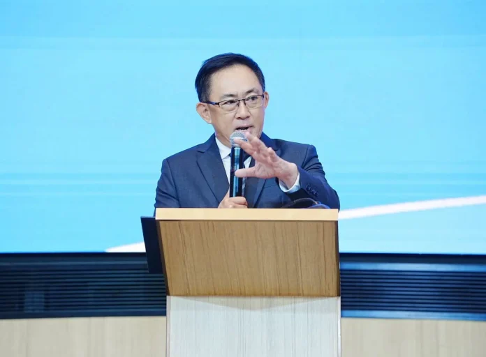 นายพูนพงษ์ นัยนาภากรณ์ อธิบดีกรมพัฒนาธุรกิจการค้า กระทรวงพาณิชย์