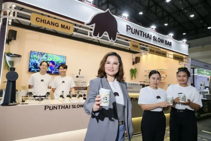 “พันธุ์ไทย” ชูความภาคภูมิใจ “ไทยริกาโน” กาแฟไทย เนรมิตประสบการณ์สุดเอ็กซ์คลูซีฟ “PUNTHAI SLOW BAR” คอนเซปต์ใหม่ ครั้งแรก ในงาน "Thailand Coffee Fest 2026" คุณสุขวสา ภูชัชวนิชกุล CEO กาแฟพันธุ์ไทย ร่วมเปิดตัว PUNTHAI SLOW BAR และ ไทยริกาโน ในงาน Thailand Coffee Fest 2026