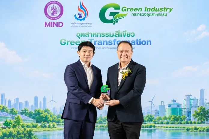 SELIC ตอกย้ำองค์กรยั่งยืน คว้ารางวัลอุตสาหกรรมสีเขียว ระดับ 4 “Green Culture” ประจำปี 2569 นายเก่ง สุวัฒนพิมพ์ ผู้แทน SELIC รับมอบรางวัลอุตสาหกรรมสีเขียว ระดับ 4 จากนายวราวุธ ศิลปอาชา รมว.กระทรวงอุตสาหกรรม