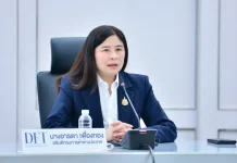 พาณิชย์ ถกค่ายรถยักษ์ใหญ่จีน ชวนขยายลงทุนอุตสาหกรรม EV กระทรวงพาณิชย์เยือนจีนหารือค่ายรถยนต์ไฟฟ้า GWM และ SAIC ขยายการลงทุนอุตสาหกรรม EV และผลิตชิ้นส่วนในไทย