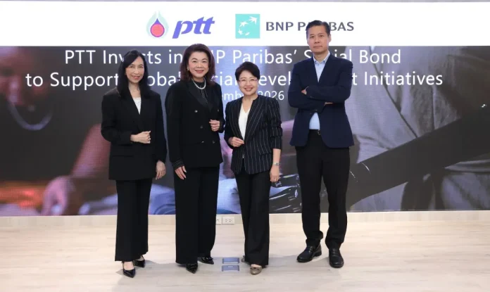 ปตท. เดินหน้าการบริหารเงินเพื่อความยั่งยืน ลงทุน Social Bond ของ BNP Paribas เป็นรายแรกในเอเชีย นางสาวภัทรลดา สง่าแสง ประธานเจ้าหน้าที่บริหารการเงิน บริษัท ปตท. จำกัด (มหาชน) (PTT) ร่วมกับ BNP Paribas ลงทุน Social Bond รายแรกในเอเชีย มูลค่ากว่า 900 ล้านบาท