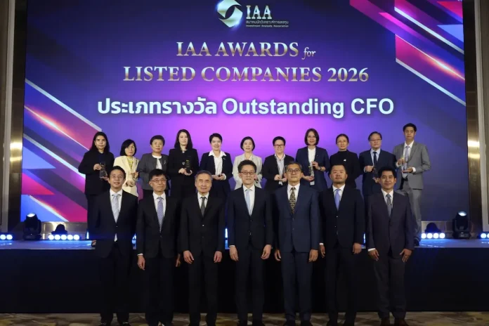 AOT รับรางวัล IAA Awards for Listed Companies 2026 นางสาวนภา ลิ้มวงศ์ยุติ ผู้แทน บมจ.ท่าอากาศยานไทย (AOT) รับ 3 รางวัลใหญ่ Best CEO, Outstanding CFO และ Best IR จากเวที IAA Awards 2026