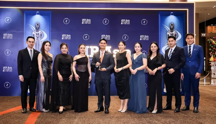 บี.กริม คว้ารางวัล HR Asia Best Companies to Work for in Asia 2026 ต่อเนื่องเป็นปีที่ 5 ตอกย้ำวัฒนธรรมองค์กรที่เติบโตจากพลังของพนักงานทุกคน บี.กริม คว้ารางวัล HR Asia Best Companies to Work for in Asia 2026 ต่อเนื่องเป็นปีที่ 5 พร้อมรับโล่เกียรติยศ Golden Harmonia Trophy