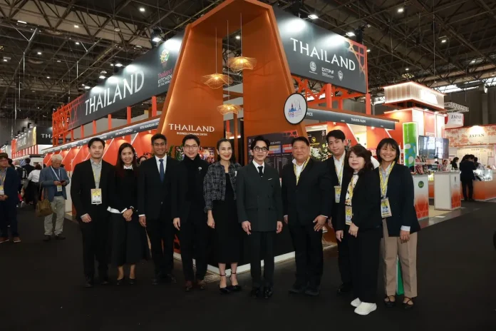 DITP เปิดเกมรุกตลาดอาหารโลก นำ 86 ผู้ประกอบการไทยบุก SIAL Paris 2026 ชูสินค้าเพิ่มมูลค่า–นวัตกรรม คาดสร้างคำสั่งซื้อกว่า 2,000 ล้านบาท กรมส่งเสริมการค้าระหว่างประเทศ (DITP) นำทัพผู้ประกอบการไทยเปิดคูหาประเทศไทย (Thailand Pavilion) ในงานแสดงสินค้าอาหาร SIAL Paris 2026 ณ กรุงปารีส ประเทศฝรั่งเศส