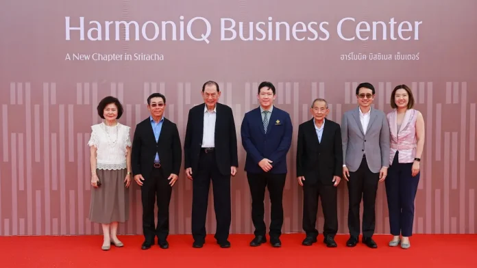 SPI จัดพิธีลงเสาเอก “HarmoniQ Business Center” ศรีราชา เดินหน้าพัฒนาพื้นที่ธุรกิจแห่งใหม่ พิธีลงเสาเอกโครงการ HarmoniQ Business Center อาคารสำนักงานให้เช่าสมัยใหม่แห่งใหม่โดยเครือสหพัฒน์ (SPI) ที่ศรีราชา ชลบุรี