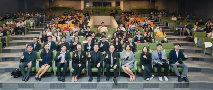 KGI เดินหน้า KGI Algo Trading Bootcamp & Competition 2026 ต่อยอดทักษะลงทุนดิจิทัลนักศึกษามหาวิทยาลัยธรรมศาสตร์ ต่อเนื่องปีที่ 3 บริษัทหลักทรัพย์ เคจีไอ KGI จัดโครงการ KGI Algo Trading Bootcamp & Competition 2026 ณ มหาวิทยาลัยธรรมศาสตร์ ต่อเนื่องปีที่ 3