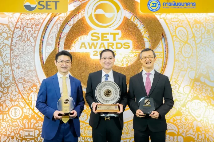 PYLON คว้า 2 รางวัล SET Awards 2026 บริษัท ไพลอน จำกัด (มหาชน) PYLON คว้า 2 รางวัลทรงเกียรติ Best Company Performance Awards และ Outstanding CEO Awards จากเวที SET Awards 2026