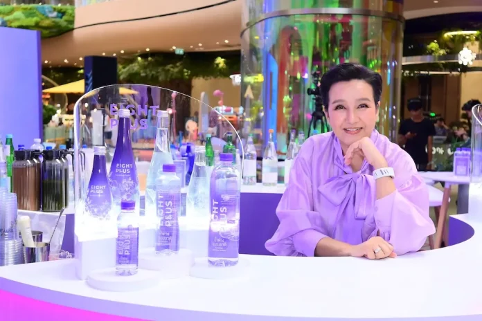 นางสาวไตรทิพย์ ศิวะกฤษณ์กุล ประธานเจ้าหน้าที่บริหารร่วม บริษัท ที.เอ.ซี. คอนซูเมอร์ จำกัด (มหาชน) หรือ TACC นางสาวไตรทิพย์ ศิวะกฤษณ์กุล ประธานเจ้าหน้าที่บริหารร่วม บริษัท ที.เอ.ซี. คอนซูเมอร์ จำกัด (มหาชน) (TACC) ลุยตลาด Health & Wellness ตั้งบริษัทย่อย TACC Plus ส่งน้ำด่างธรรมชาติ Eight Plus บุกตลาด