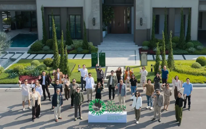 TOA ผนึก SC ขับเคลื่อน ‘SC Green Mark’ ยกระดับมาตรฐานอาคารสีเขียว ผสานนวัตกรรมสีรักษ์โลก สร้าง Green Ecosystem เชื่อมโยง ESG ตั้งแต่ต้นน้ำถึงปลายน้ำ เพื่อคุณภาพชีวิตที่ดีและโลกที่ยั่งยืน ผู้บริหาร TOA และ SC Asset จับมือขับเคลื่อนมาตรฐานอาคารสีเขียว ‘SC Green Mark’ ผสานนวัตกรรมสีรักษ์โลกและแนวคิด ESG